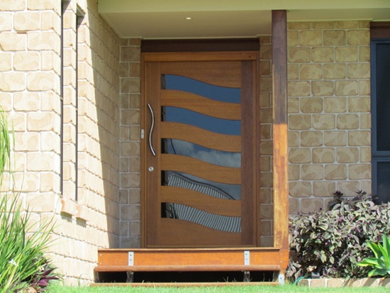 Thiết kế cửa gỗ đẹp sang trọng và an toàn