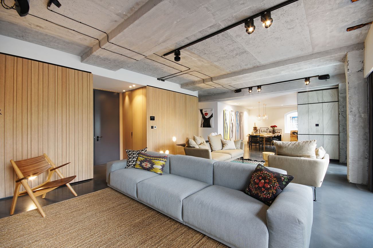 Thiết kế, cải tạo nhà kho thành phòng khách với nội thất hiện đại