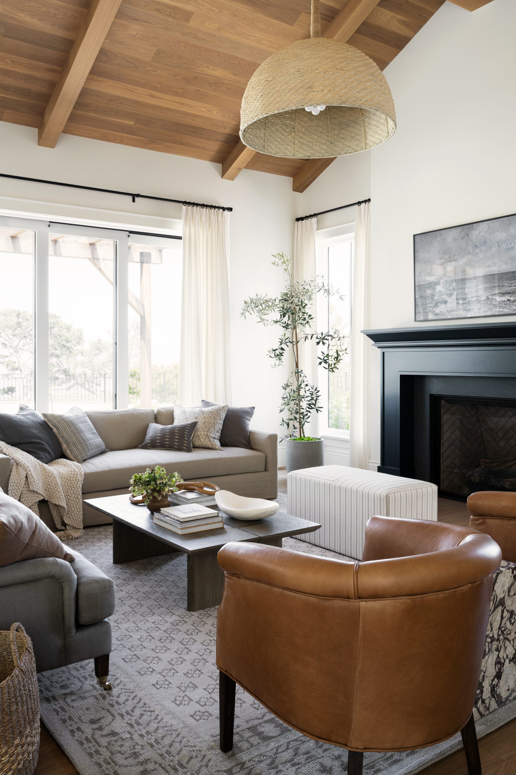 Phong cách đẹp giúp thiết kế nội thất phòng khách nhà phố thêm tinh tế