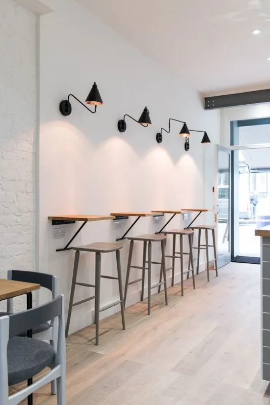 Mẫu thiết kế quán cà phê không gian nhỏ hiện đại, đơn giản