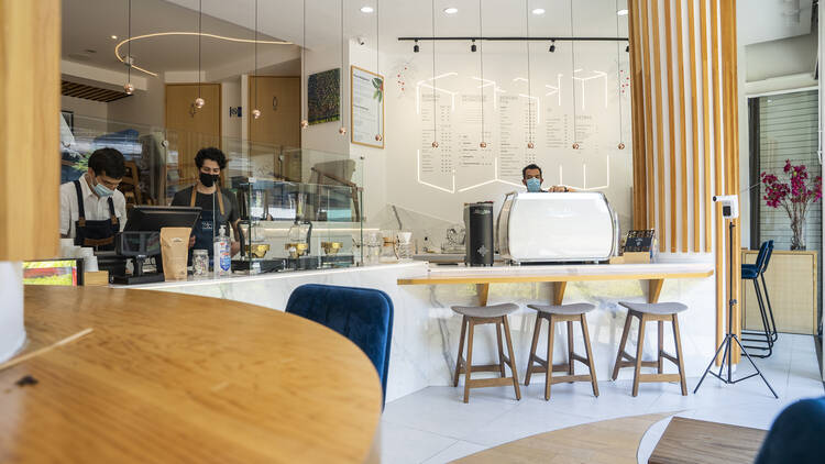 Thiết kế quán cafe văn phòng kết hợp bánh kem